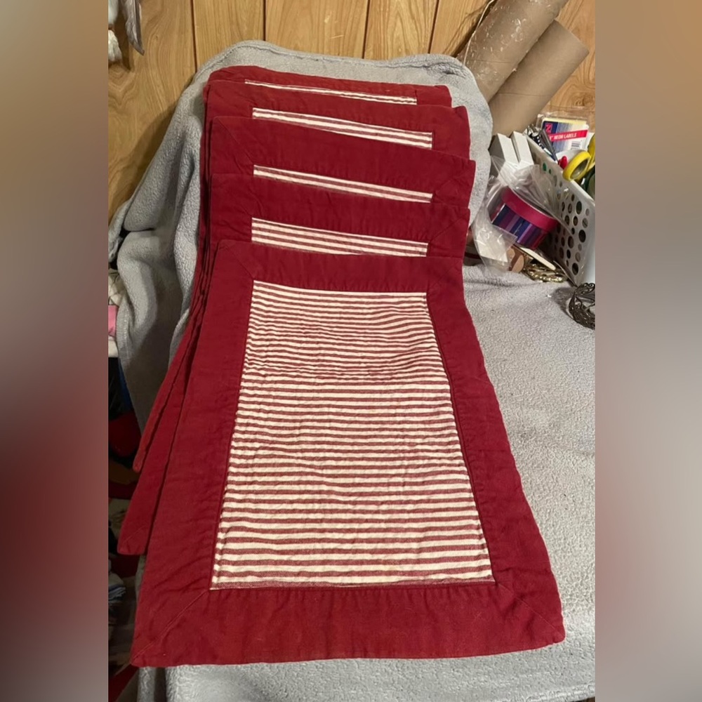 Red and White Striped Placemats Set (5)